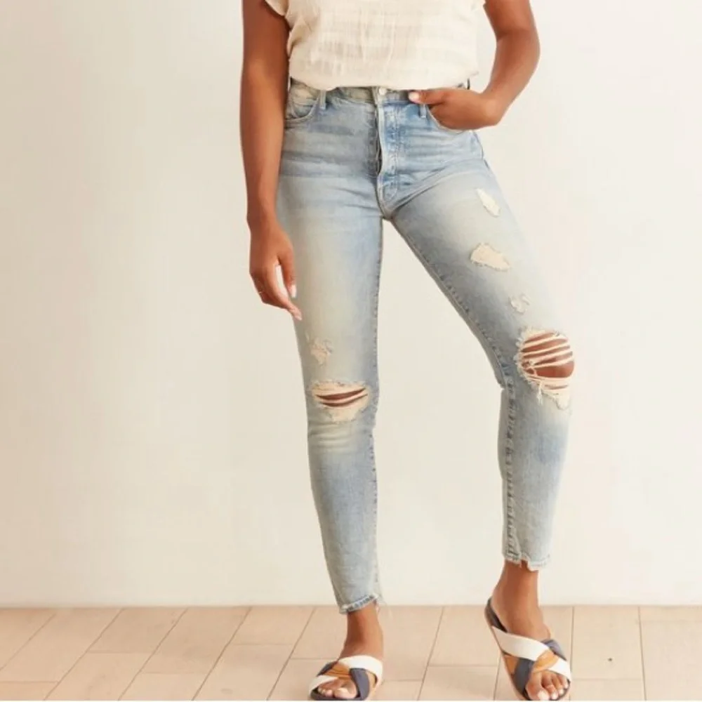 MOTHER Super Stunner Ankle Jeans Size 27 Say Amen Again Distressed Light Wash - Picture 2 of 14